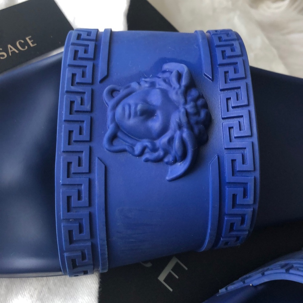 Versace Slippers - Picture 3 of 4